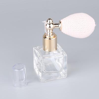 China Non Spill 2019 New Style Clear Square Glass Perfume Bottle Pink Square Perfume Bottle for sale