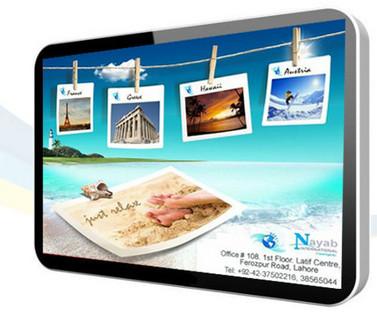 China Ultra Slim 18.5 Inch Stand Alone Digital LCD Screen Signage / Airport LCD Advertising Display for sale