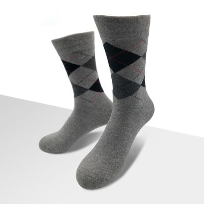 China Breathable in the middle tube of new running pure cotton thicken breathable socks business men's socks for autumn/winter for sale