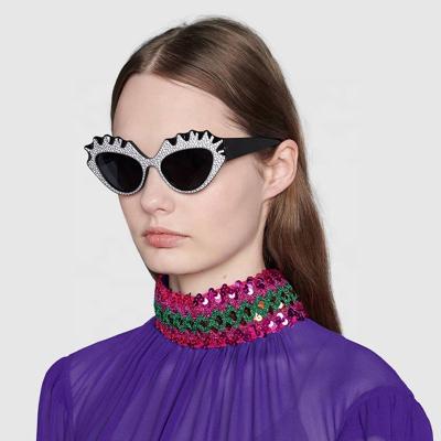 China Fashion Sunglasses 9149 Cat Eye Women Double Color Irregular Sunglasses New Catwalk Shape Tender Shades UV400 Sun Glasses 2022 for sale