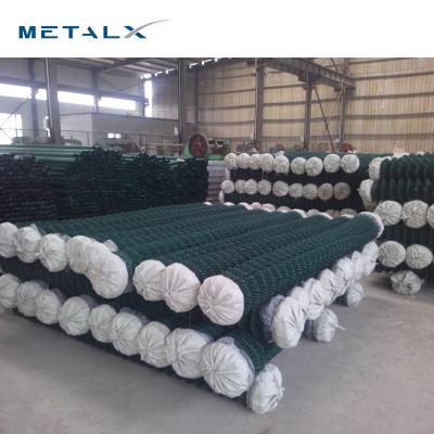 China Factory Supply Green Color Easily Assembled Direct PVC Coated 100 Ft Roll Chain Link Stadium Fence Jamaica for sale