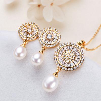 China FASHIONABLE Natural Freshwater Pearl Necklace Earrings Set Baroque Pearl Jewelry For Women Wedding Luxury Rhinestone Jewelry for sale