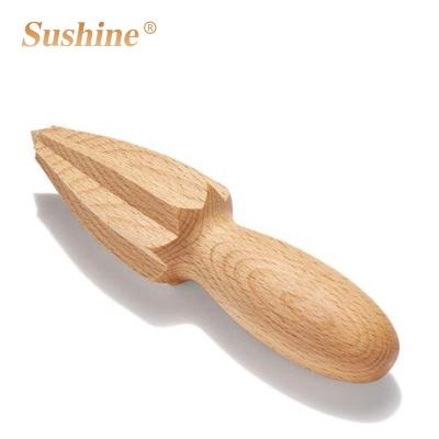 China Viable Sharp Head Wooden Lemon Squeezer Hand Fruit Squeezer Manual Squeezer Tool for sale