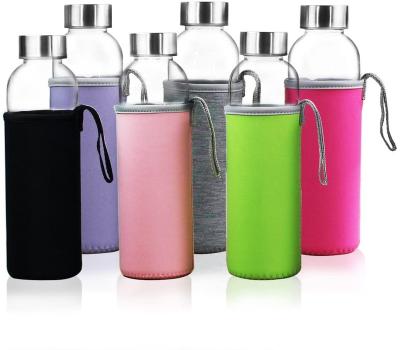 China Wholesale Stocked Glass Bottles 600ml Borosilicate Glass Water Bottle With Neoprene Sleeves For Beverage And Squeezer for sale