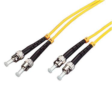 China Telecommunication Fiber Optic Patch Cord Single Mode with UPC / APC Polishing for sale