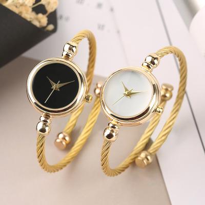 China Ancho de banda del reloj 4m m de la pulsera del oro de las mujeres del reloj del cuarzo de Nonwaterproof en venta