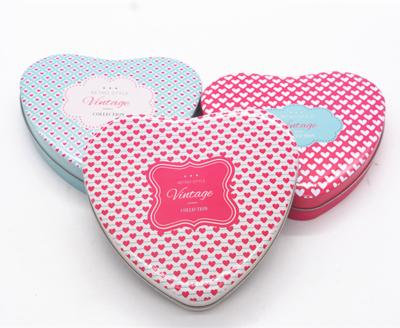 China tin box with window metal heart keychain candy tin shaped metal box zu verkaufen