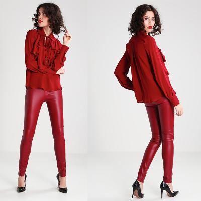 China Neuzugang-elegante rote Frauen-Autumn Long Sleeve Low-V-Ausschnitts-Bluse und Damen-Hemd zu verkaufen