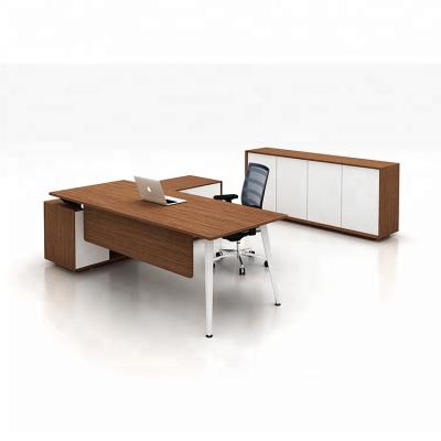 China Modern high quality steel frame standard size p shaped modern executive office table for sale