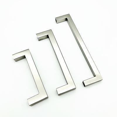 Cina Factory outlet hot sale kitchen cabinet handles drawer pulls door handles stainless steel square tube handles in vendita