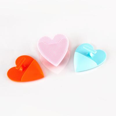 China HeaLeanLo Silicone Heart Shape Wash Face Brush Silicone Pore Protection Cleansing Face Scrub Exfoliator for sale