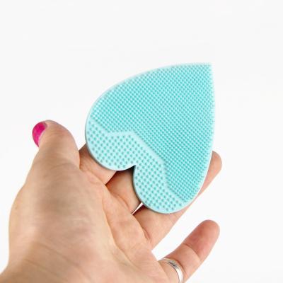 China Exfoliators HeaLeanLo Silicone Heart Shape Wash Face Brush Pore Protector Face Cleansing Seal for sale