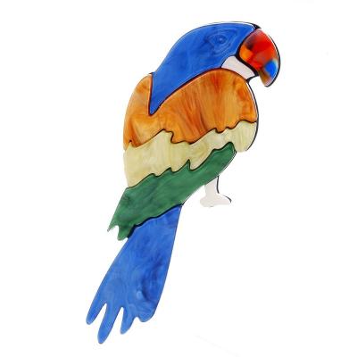 China Colorful Hyperbole Personality Big Bird Clothing Acrylic Brooches Resin Parrot Common Brooches Pins Jewelry Accessories for sale