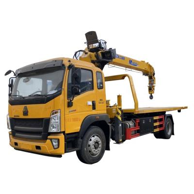 China Road Rescue HOWO 4x2 Rescue 8 Tons Medium Duty Flatbed Wrecker Tow Truck Mounted Crane Sale in Philippines for sale