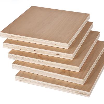 China Modern high quality pine plywood furniture grade marine eucalyptus okoume veneer pine plywood manufacturer for sale