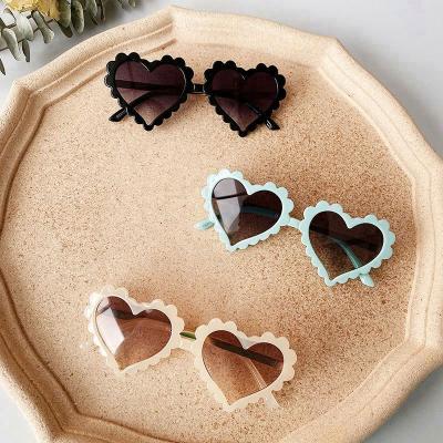 China 2021 fashion sunglasses cute baby heart shape sunglasses and printing big bow baby headband set for kids gift for sale