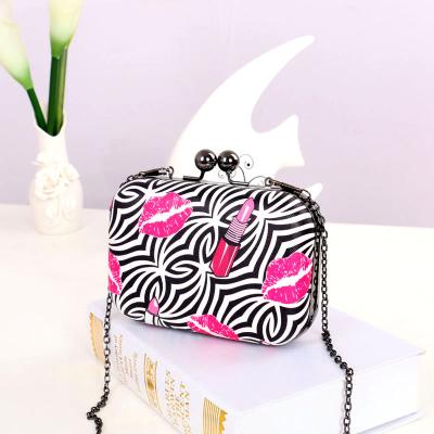 China High Quality Lip Printing Perfume Fashion Party Bag Customized British Style Ladies Cross Clutch Bag for sale