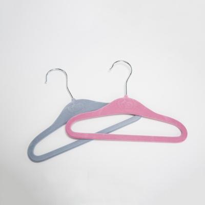 China Wholesale New Arrivals Eco-friendly Material Garment Use Kids Velvet Hanger for sale