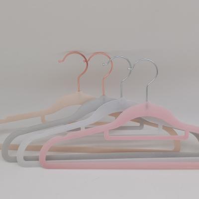 China 2022 New Arrival Ultra Thin Transparent Velvet Assembled Hanger Space Organizer Space Saving Hangers Eco-Friendly Material Recommended Item for sale