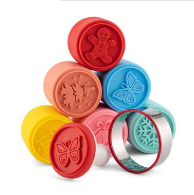 China Viable 8 Piece Cookie Stamps Christmas Silicone Cookie Stamps For Homemade for sale