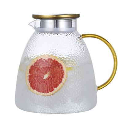 China Large Sustainable Cool Glass Pitcher Water Kettle Jug Carafe With Lid And Spout For Hot Cold Water for sale