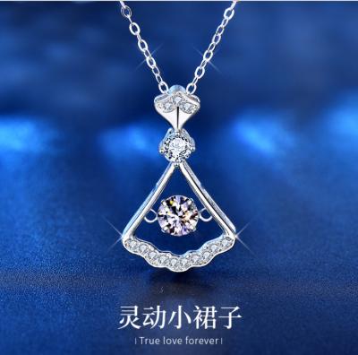 China Fashion S925 Sterling Silver Swinging Heart Mozambique Diamond Clavicle Pendant Necklace Romantic Jewelry Factory Wholesale for sale