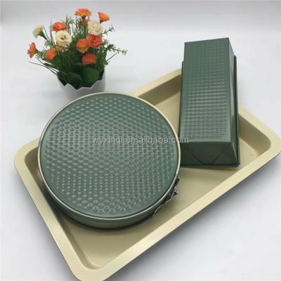 China 3pcs Nonstick Cake Stocked Pan Baking Bakeware Mold Set With Round Long Square Shaped Tool for sale