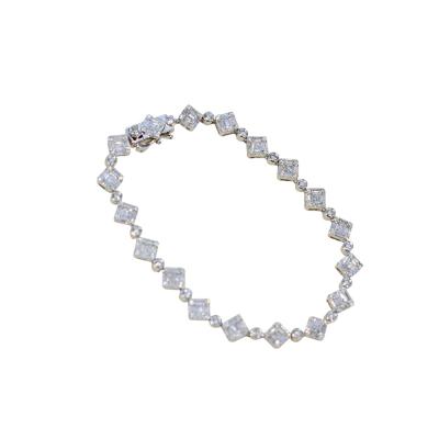 China Romantic 18K Gold Bracelet Full Of Diamonds Rhombus Set With Natural Diamonds Bracelet for sale