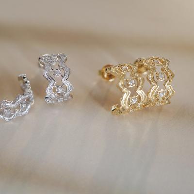 China Vintage Lace Vintage 18k Gold and Screen Diamond Stud Earrings Woven Wire for sale