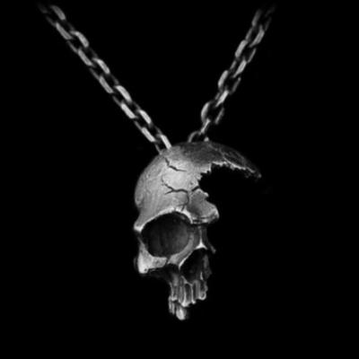 China Europe and America Hip Hop Retro Half Face Skull Necklace for Men Gothic Punk Men's Skeleton Fashion Personality Halloween Pendant Jewelry for sale