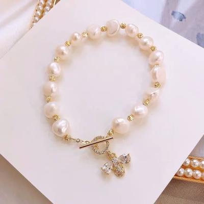 China Kpop CLASSIC Irregular Imitation Pearl Bracelet For Women Korean Natural Stone Cuff Bracelets Anniversary Dangle Adjustable Jewelry for sale