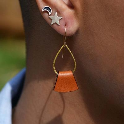 China CLASSIC Handmade Folded Leather Earrings For Women 2023 Authentic Fashion Jewelry Wrap Gold Wire Teardrop Leather Earrings for sale