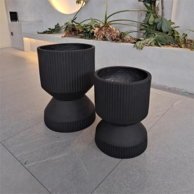 China Round Minimal Texture Fibre Clay Plant Pot Lightweight In Black for sale