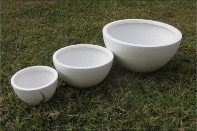 China Waterproof And Fireproof White Fiberclay Planter Perfect For Your Outdoor Sanctuary for sale