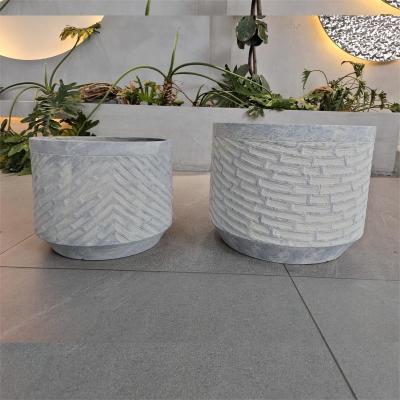 China Customed Indoor Fiber Clay Planter Perfect for Hotels Gardens and Homes Frost Resistant for sale