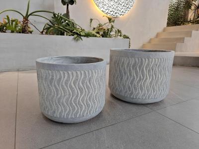 China Stylish and Durable Our Reinforced Clay Planter is the Perfect Choice for Modern Gardens for sale