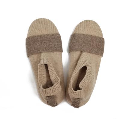 China CUSHIONING Winter Indoor Slippers For Women Men Unisex Sandals Knitted Slippers for sale