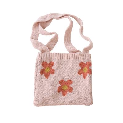 China Fashionable Knitted Bag For Kids Flower Cute Small Cross Bag Bag Baby Purse for sale