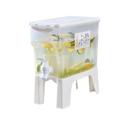 China WITH LID Can Put Refrigerator Juice Lemon Cold Soak Bucket Household Cold Water Plastic Bucket With Faucet for sale