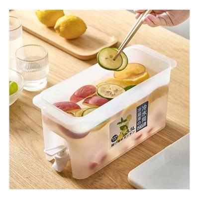 China WITH LID 3.5L refrigerator cold water dispenser fruit tea bucket with tap water desktop dispenser without electricity for sale