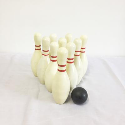 China Kid-parent Indoor Game Wooden Bowling Set For Kid And Adult Indoor/Outdoor Wooden Bowling Pins Game Set Wooden Toys for sale