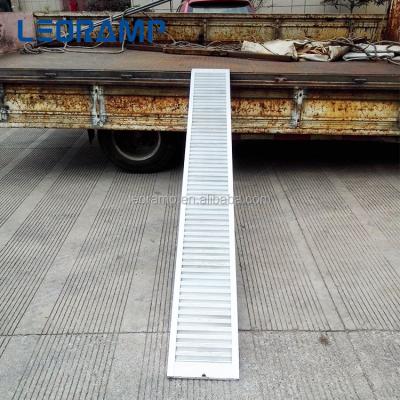 China Truck Trailer Amazon Hot Selling Ramps Heavy Duty Wide Aluminum Wide Loading Ramp Truck Ramps for sale