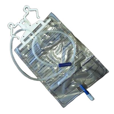 China PVC 2000ml Disposable Transparent Plastic Urine Bag For Adults With Hanger for sale