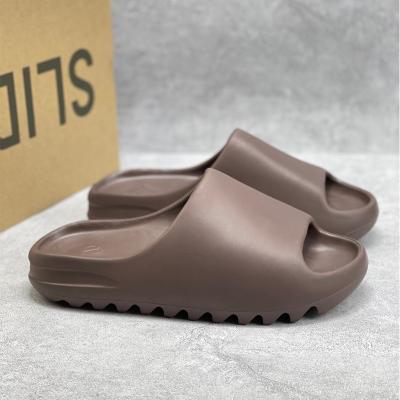 China Hot Fashion Trend Design Shape Solid Color Men Yeezy Foam Runner With Box Custom Brand Logo Original Yeezy Slides Unisex for sale