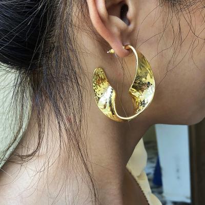 China High End Stocked Jewelry Fashion 18K Gold Color Copper Alloy Small Stud Earring For Women for sale