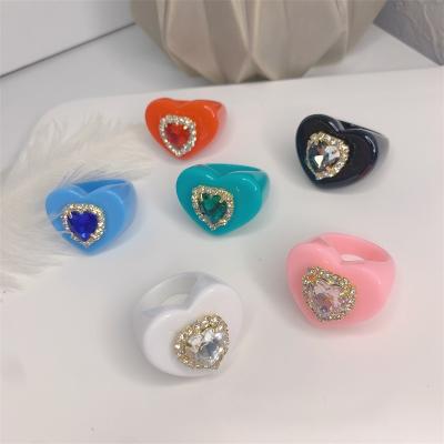 China Summer FASHIONABLE New Arrival Women Jewelry Diamond Heart Rings Multi Color Acrylic Resin Chic Heart Rings for sale