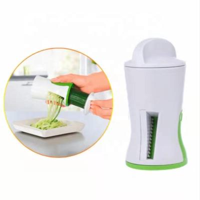 China 3 Viable in 1 Multifunctional Funnel Vegetable Grater, Stainless Steel Carrot Cucumber Vegetable Spiral Blade Chopper Chopper Slicer for sale