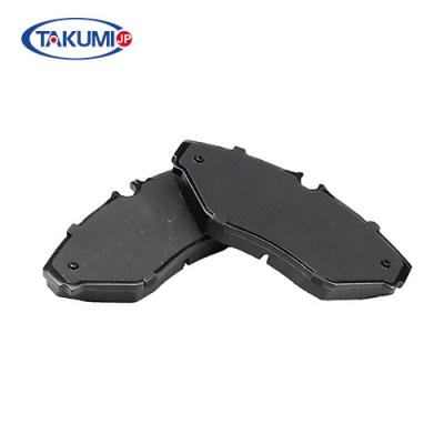 Chine L'OEM libre d'amiante de protections de frein de pièces d'auto a coûté les protections automatiques en gros de frein à disque d'accessoires de voiture de protection de frein à vendre