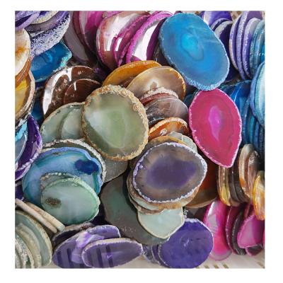 China China 2021 high quality healing natural craft colored agate flakes stones crystals decoration for sale