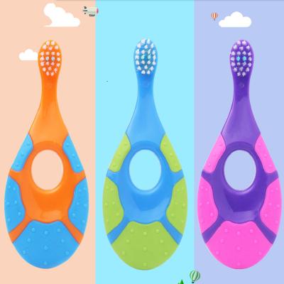 China OEM Safety Kids Foldable Kids Toothbrush Set Candy Colored Cartoon Toothbrush For Kids for sale